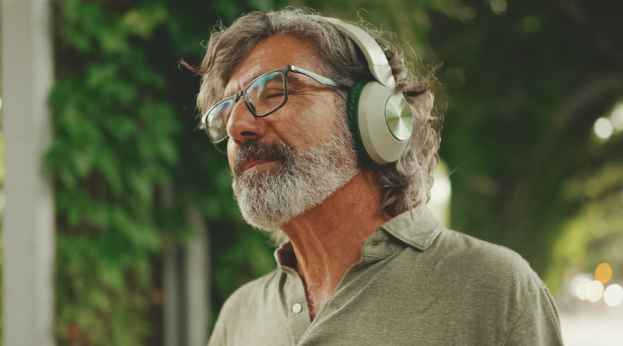 Kopfhörer für Hörgeräteträger